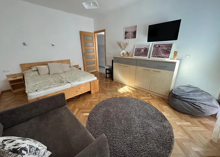Liliana Apartman és Csónakház